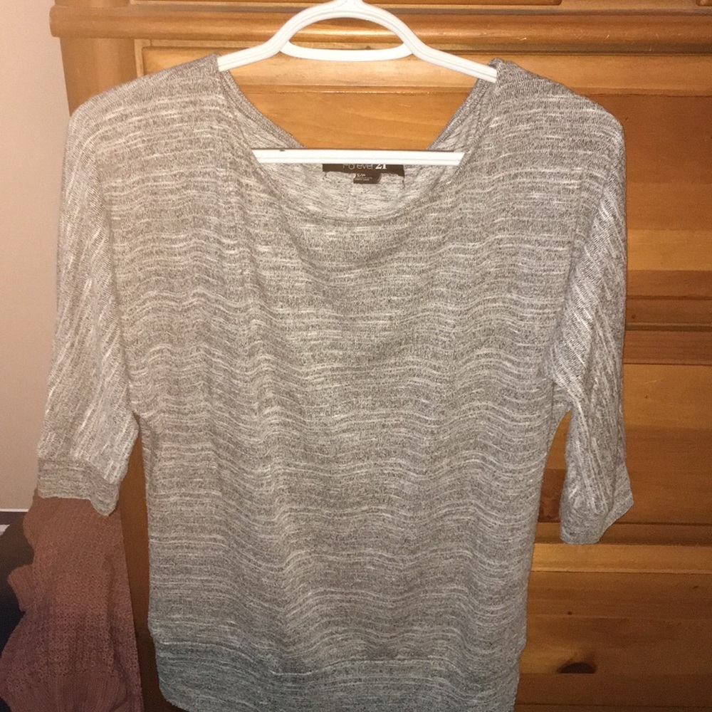 Gray and white quarter sleeve shirt, size small